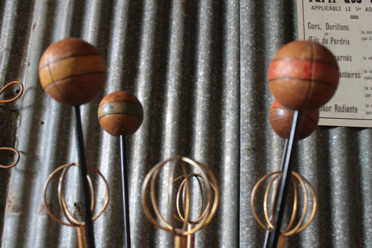 PORTE-MANTEAU ASTROLAB PAR ROGER FERAUD 1960 – Normand Broc